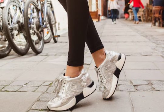 Game-Changing Orthopedic Fashion Sneakers 2025